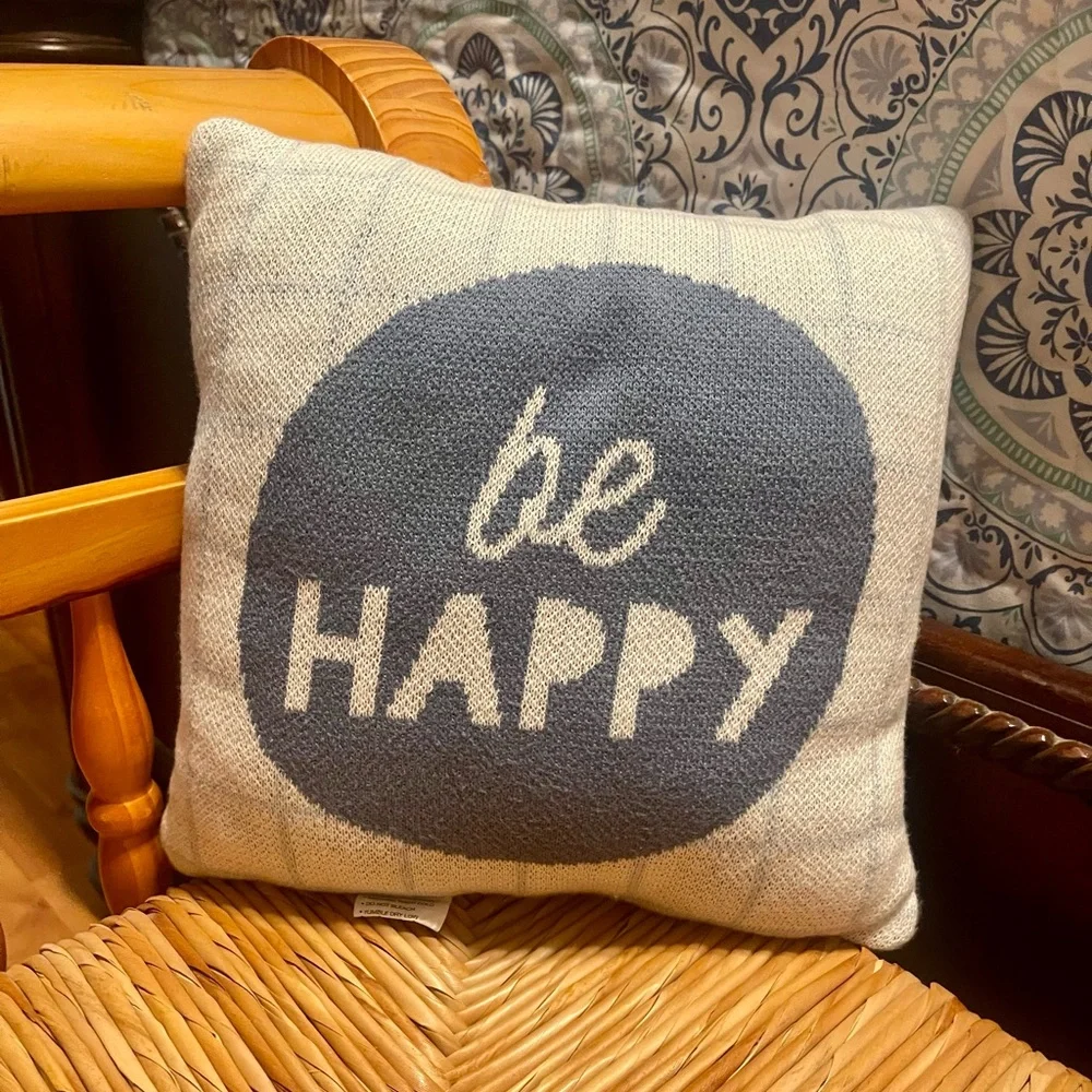 🎉3xHP🎉Home accent pillow. Would add such delight to your home!🎉3xHP🎉